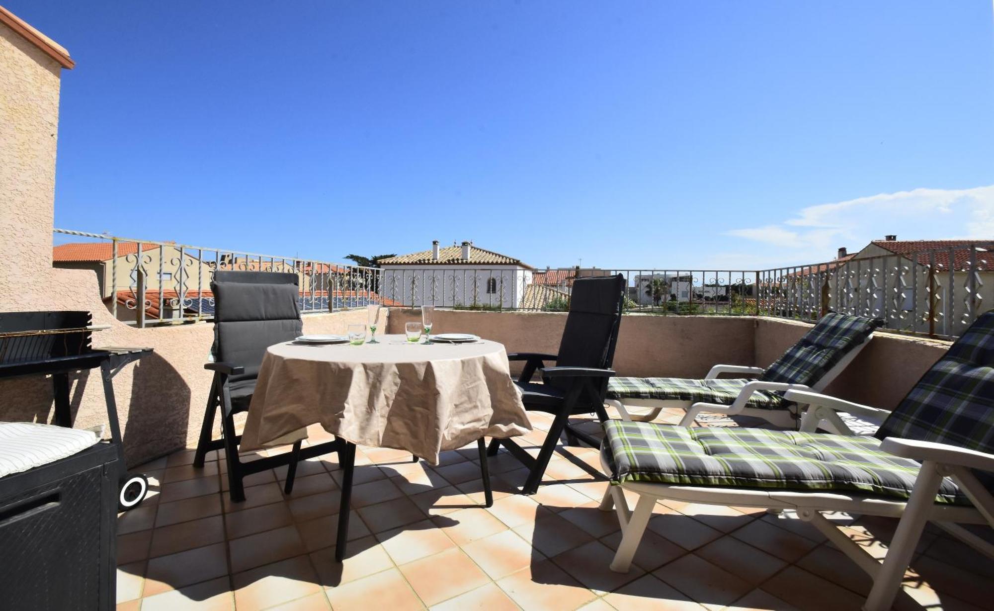 Les 2 Dauphins Homestay *